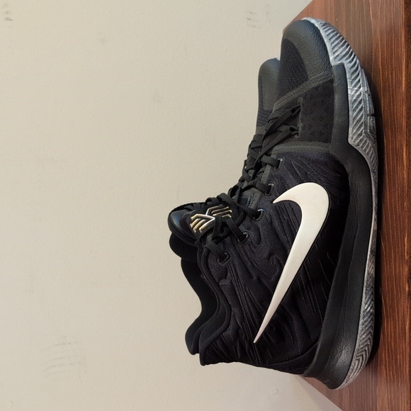 Nike Kyrie BHM Sz 13